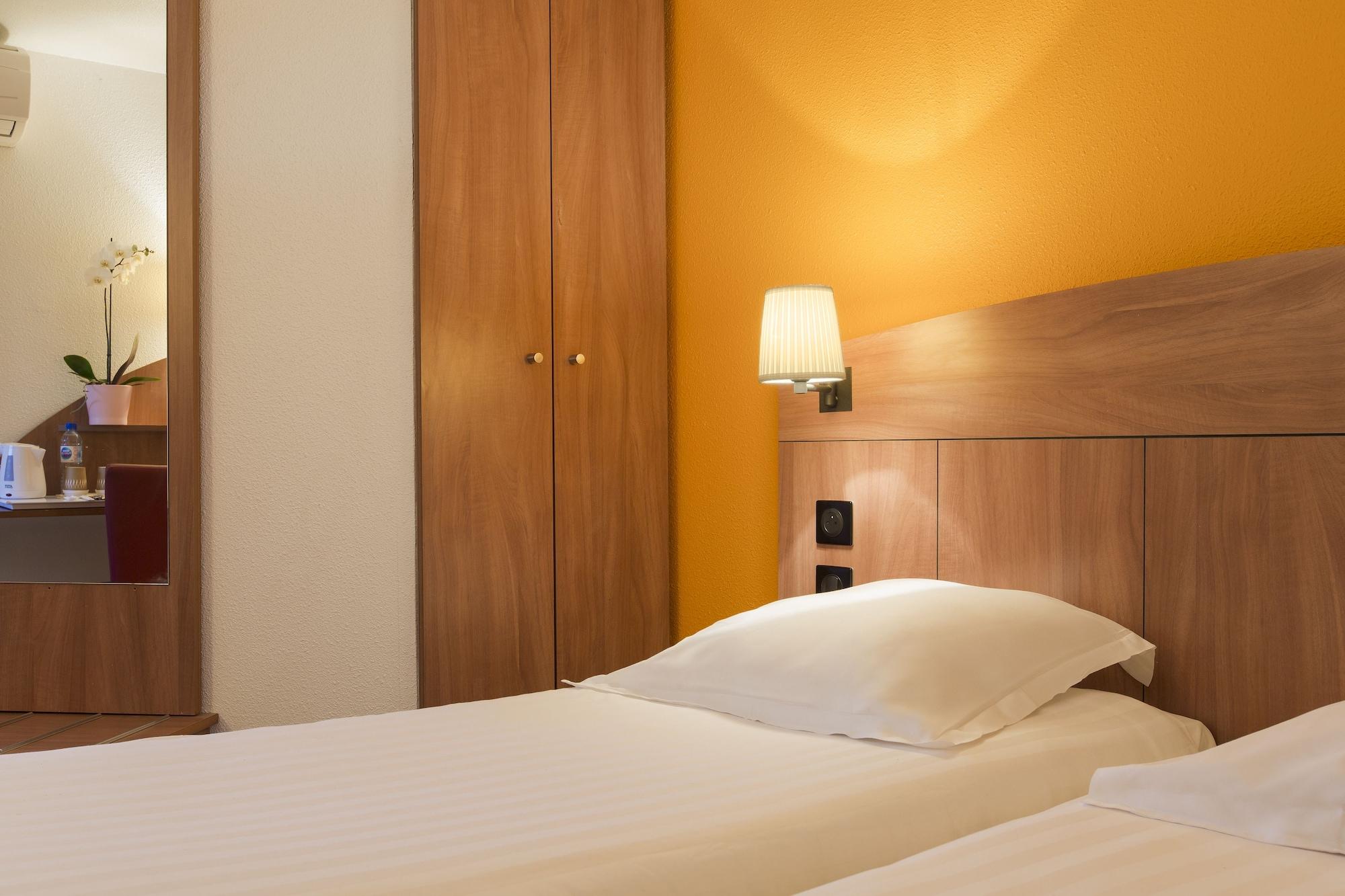 Comfort Hotel Grenoble Meylan Exterior foto