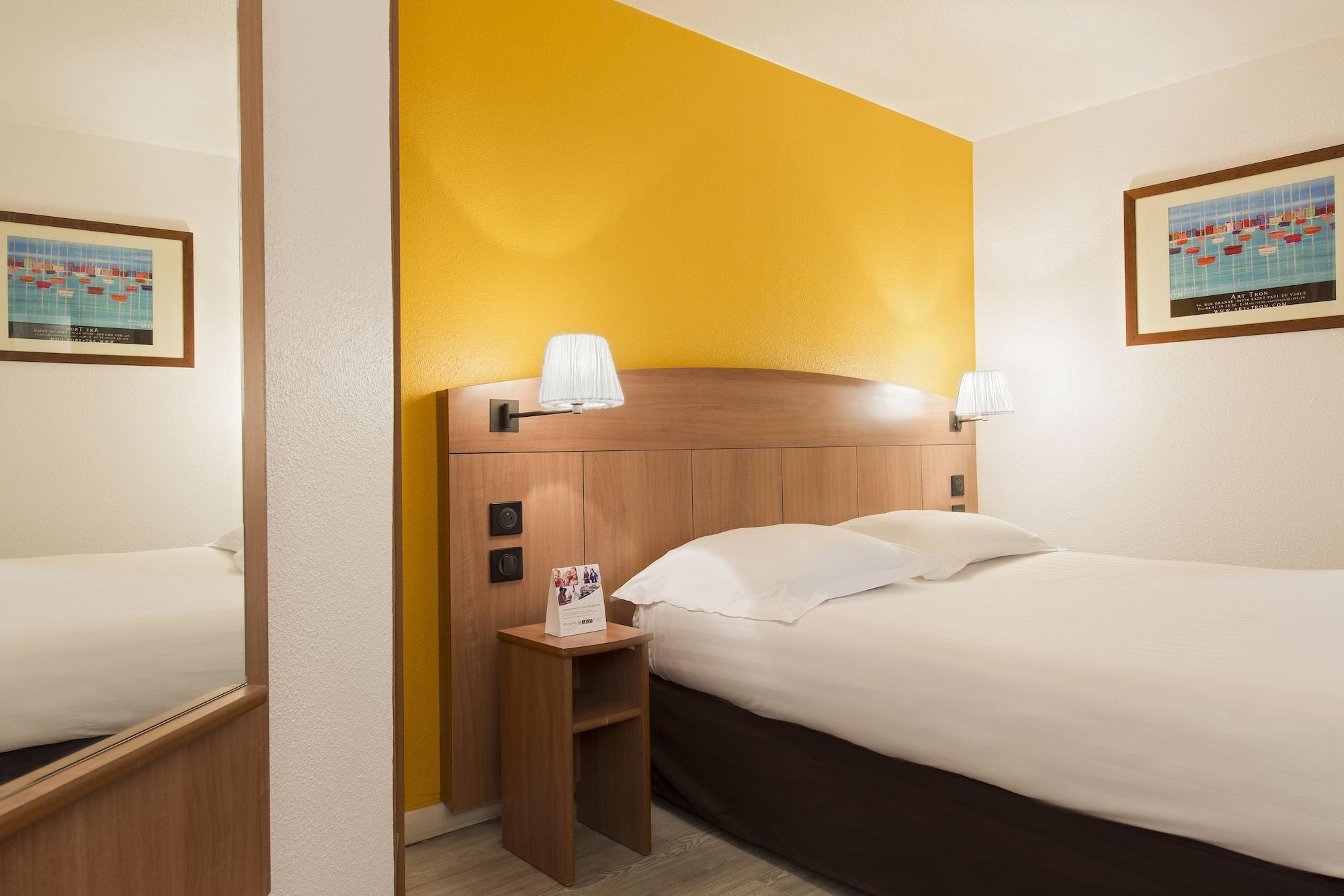 Comfort Hotel Grenoble Meylan Exterior foto
