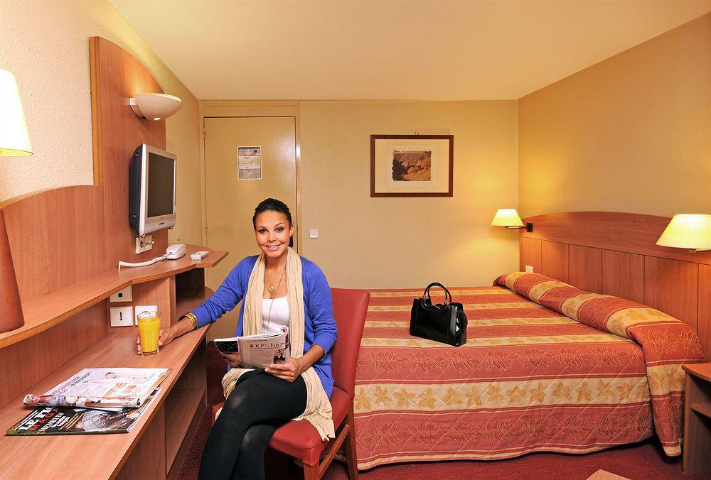 Comfort Hotel Grenoble Meylan Exterior foto